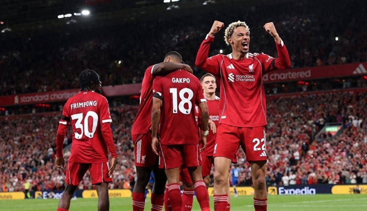 利物浦锁定：萨拉赫两大接班人，英超11场9球锋霸+德甲19岁天才！